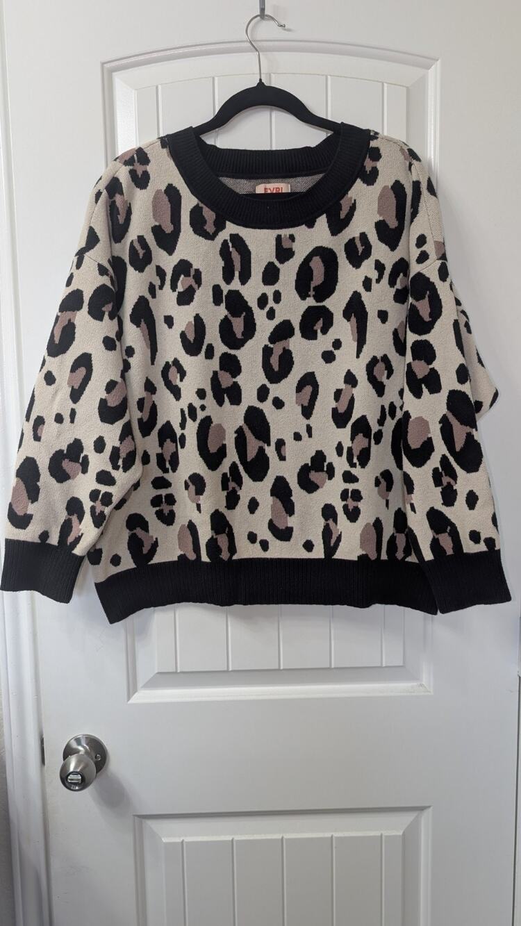 Women's Crew Neck Pull Over 2XL Sweater Animal Leopard Print